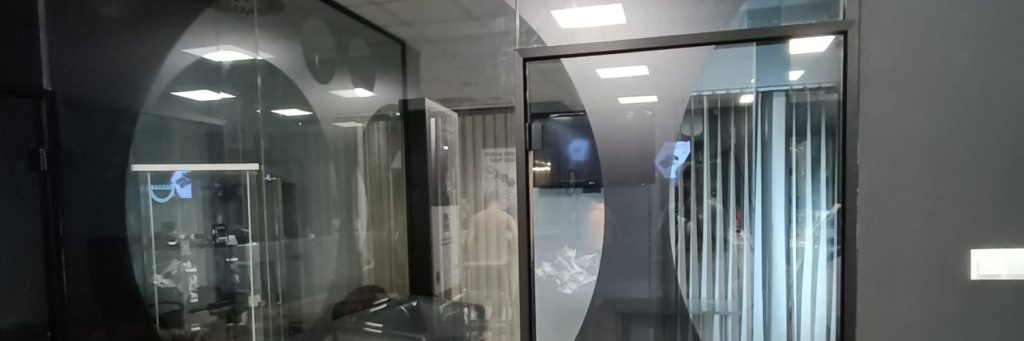 STICK KRAKÓW Folia Zabezpieczająca Oklejanie zmiana koloru oklejanie szyb 21